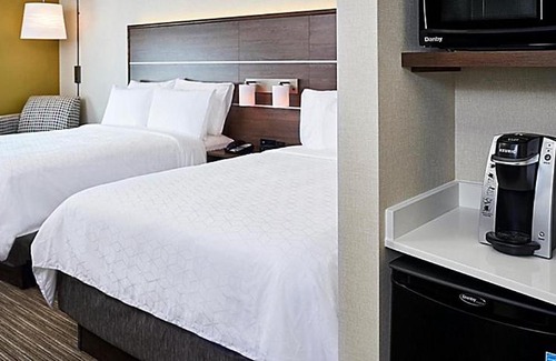Canton Hotel | Holiday Inn Express - Canton by IHG