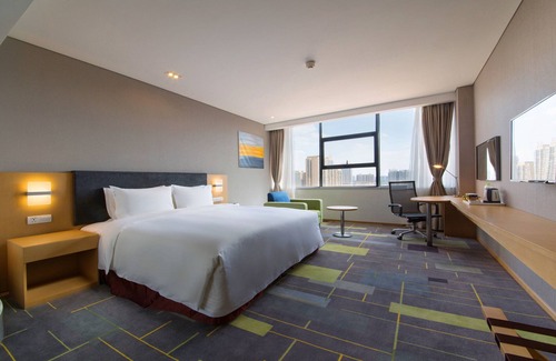 Shuangliu District Hotel | Holiday Inn Express Chengdu Airport Zone by IHG