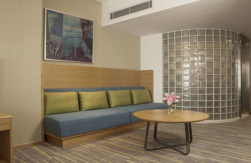 Shuangliu District Hotel | Holiday Inn Express Chengdu Airport Zone by IHG