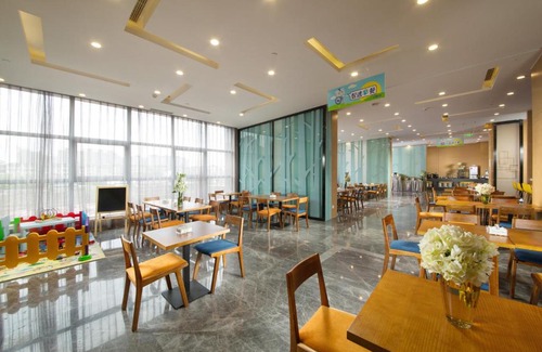 Xindu Hotel | Holiday Inn Express Chengdu Dafeng, an IHG Hotel