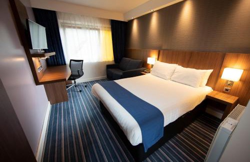 Chester Hotel | Holiday Inn Express, Chester Racecourse by IHG