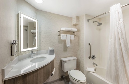 Crestwood Hotel | Holiday Inn Express Crestwood by IHG