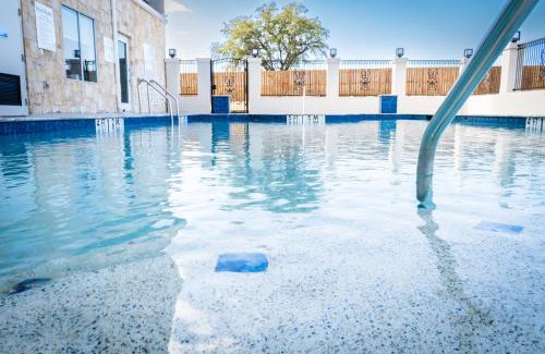 Glen Rose Hotel | Holiday Inn Express Glen Rose by IHG
