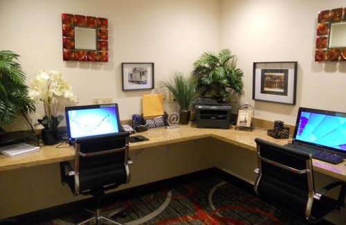 Grapeville Hotel | Holiday Inn Express Greensburg by IHG