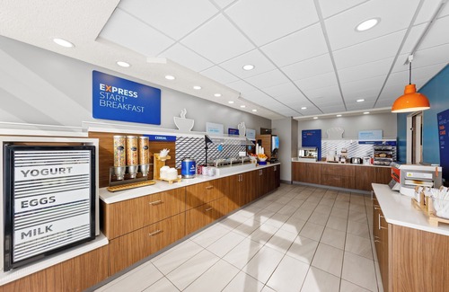 Mercer Hotel | Holiday Inn Express Grove City by IHG