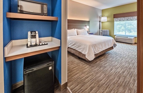 Lake Zurich Hotel | Holiday Inn Express Hotel & Suites, a Lake Zurich-Barrington by IHG