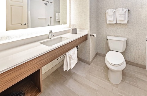Lake Zurich Hotel | Holiday Inn Express Hotel & Suites, a Lake Zurich-Barrington by IHG