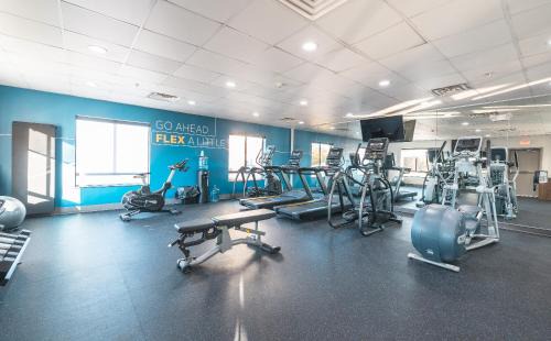 St. Robert Hotel | Holiday Inn Express Hotel and Suites Saint Robert by IHG