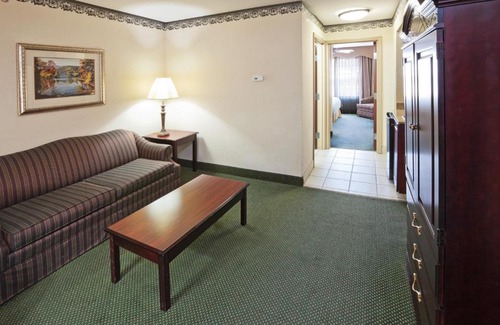 Gainesville Hotel | Holiday Inn Express Hotel & Suites Gainesville by IHG