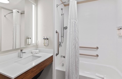 Mount Airy Hotel | Holiday Inn Express Hotel & Suites Mount Airy by IHG