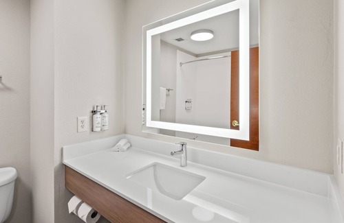 Mount Airy Hotel | Holiday Inn Express Hotel & Suites Mount Airy by IHG