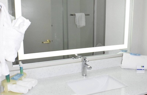 Northwest Pensacola Hotel | Holiday Inn Express Hotel & Suites West I 10 by IHG