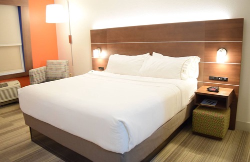 Northwest Pensacola Hotel | Holiday Inn Express Hotel & Suites West I 10 by IHG