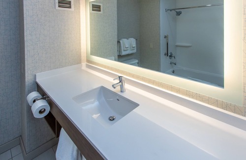 East Roseville Parkway Hotel | Holiday Inn Express Hotel & Suites Roseville-Galleria Area by IHG