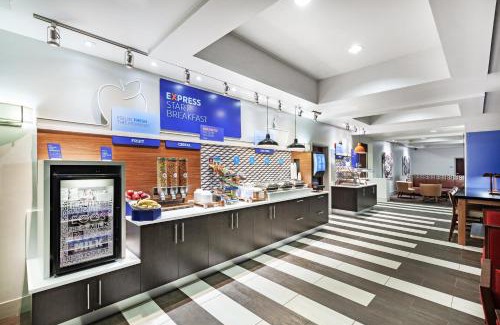 Springlake Hotel | Holiday Inn Express Hotel and Suites Shreveport South Park Plaza by IHG