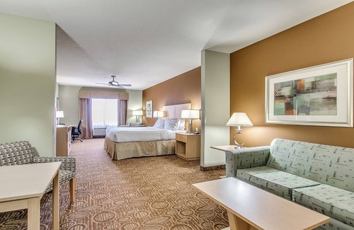Wolfforth Hotel | Holiday Inn Express Hotel Suites Lubbock Southwest-Wolfforth by IHG