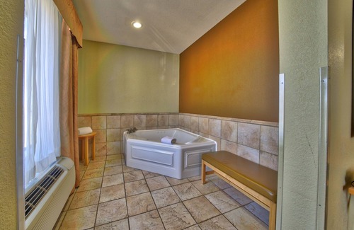 Wolfforth Hotel | Holiday Inn Express Hotel Suites Lubbock Southwest-Wolfforth by IHG