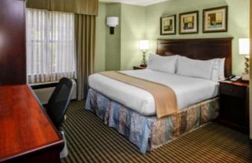 Lindbergh Hotel | Holiday Inn Express Hotel & Suites Atlanta Buckhead by IHG