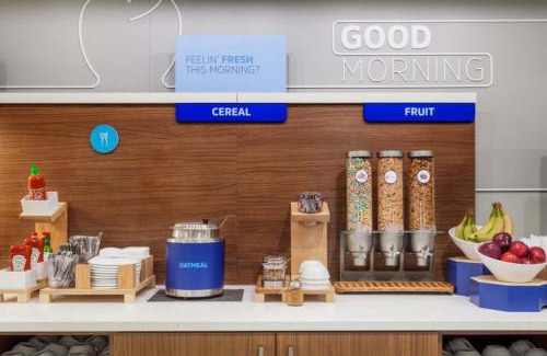 Bedford Hotel | Holiday Inn Express Hotel & Suites Bedford by IHG