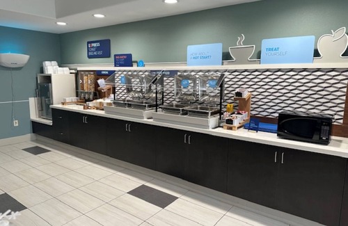 Weston Hotel | Holiday Inn Express Hotel & Suites Weston by IHG