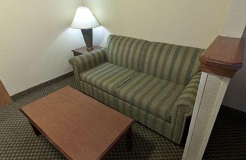 Forest Hotel | Holiday Inn Express Hotel & Suites Forest by IHG