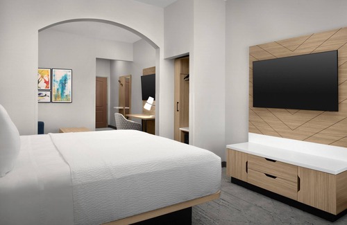 Hurst Hotel | Holiday Inn Express Hotel & Suites DFW West - Hurst by IHG