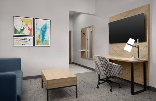 Hurst Hotel | Holiday Inn Express Hotel & Suites DFW West - Hurst by IHG