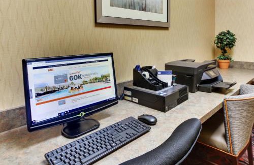 Lititz Hotel | Holiday Inn Express Hotel & Suites Lancaster-Lititz by IHG