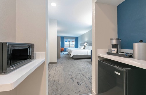 Winnie Hotel | Holiday Inn Express Hotel & Suites Winnie by IHG