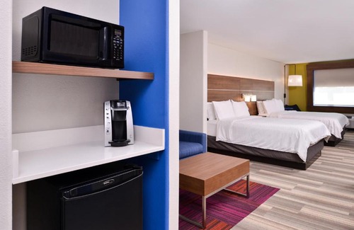 Elgin Hotel | Holiday Inn Express Hotel & Suites Elgin by IHG