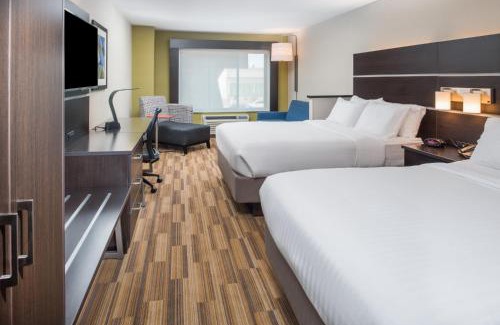 Bismarck Hotel | Holiday Inn Express Hotel & Suites Bismarck by IHG