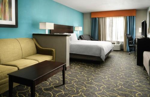 Grapevine Hotel | Holiday Inn Express Hotel and Suites DFW-Grapevine by IHG
