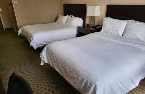 Tipp City Hotel | Holiday Inn Express Hotels and Suites Dayton North Tipp City by IHG