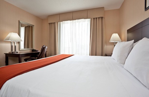 Tipp City Hotel | Holiday Inn Express Hotels and Suites Dayton North Tipp City by IHG