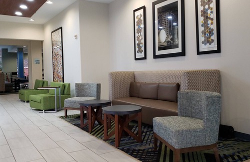 Weslaco Hotel | Holiday Inn Express Hotel & Suites Weslaco by IHG