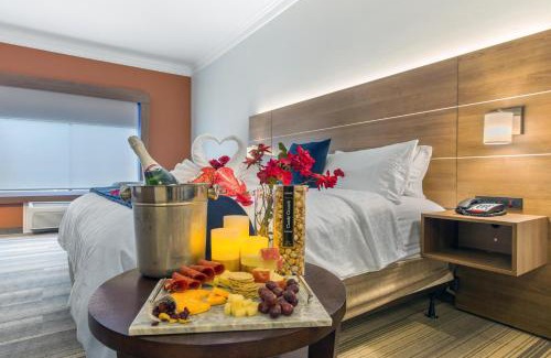 Alvin Hotel | Holiday Inn Express Houston-Alvin by IHG