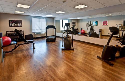 Hutchinson Hotel | Holiday Inn Express Hutchison by IHG