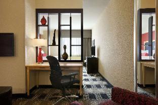 Ludlam Hotel | Holiday Inn Express Miami Airport-Blue Lagoon Area by IHG