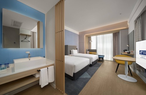 Nanchang Hotel | Holiday Inn Express Nanchang Riverside by IHG