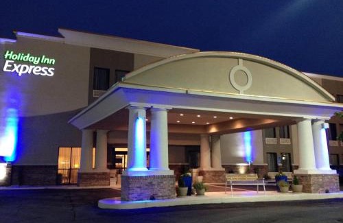 New Albany Hotel | Holiday Inn Express New Albany by IHG