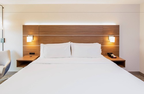 Orange Beach Hotel | Holiday Inn Express Orange Beach by IHG