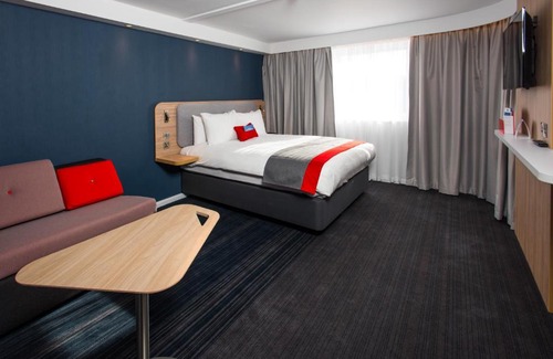 Portsmouth Hotel | Holiday Inn Express Portsmouth – North by IHG