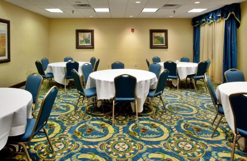 Monroe Ward Hotel | Holiday Inn Express - Richmond Downtown by IHG