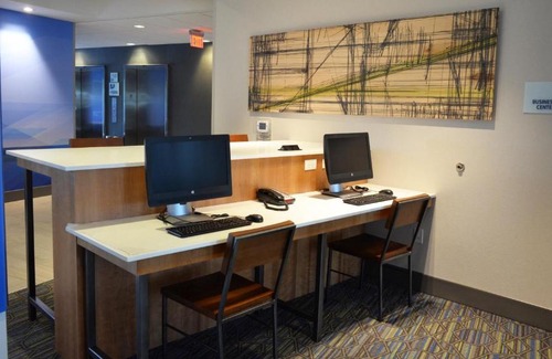 Jacksonville Hotel | Holiday Inn Express & Suites - Jacksonville W - I295 and I10 by IHG