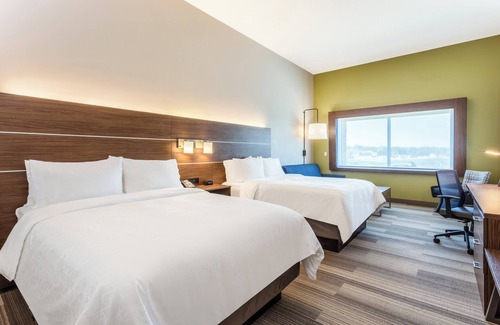 Springfield Hotel | Holiday Inn Express & Suites Springfield North by IHG