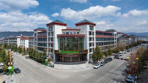 Shangri-La Hotel | Holiday Inn Express Shangri-La by IHG