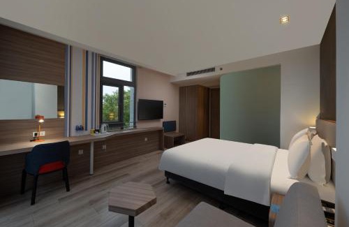 Minhang Hotel | Holiday Inn Express Shanghai Pujiang by IHG