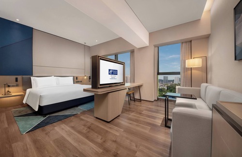 Longhua District Hotel | Holiday Inn Express Shenzhen Longhua by IHG