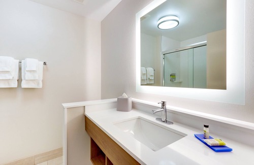 Mechanicstown Hotel | Holiday Inn Express & Suites Middletown - Goshen by IHG