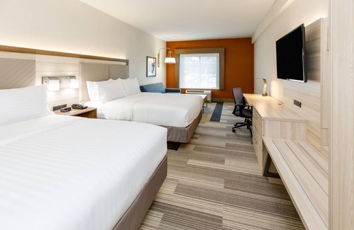 Sturbridge Hotel | Holiday Inn Express & Suites Sturbridge by IHG